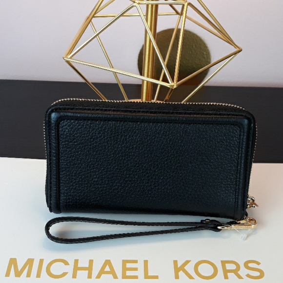 ❗SALE ❗Michael Kors Black Pebble Leather Set - Picture 6 of 8